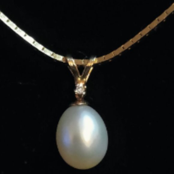14k Gold Pearl And Diamond Pendant With Necklace - Picture 2 of 7